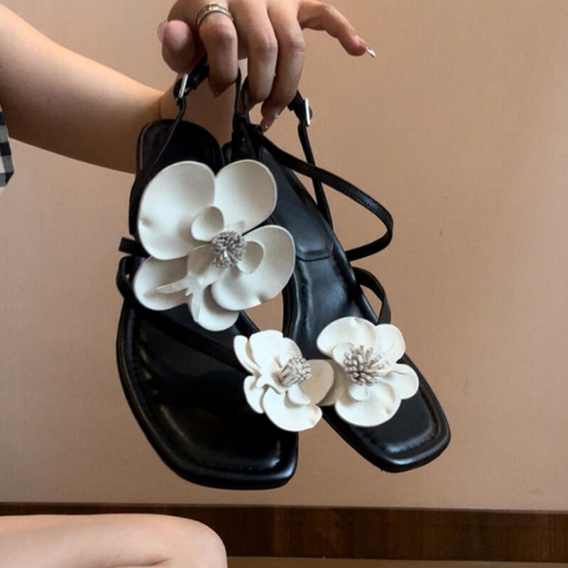 รองเท้าแตะแบบหนีบประดับดอกไม้  - Women'S Fashion Designer Clothes บทวิจารณ์และราคา