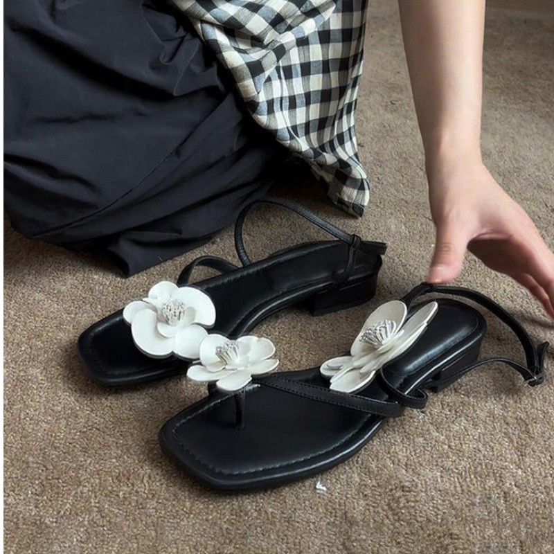 รองเท้าแตะแบบหนีบประดับดอกไม้  - Women'S Fashion Designer Clothes บทวิจารณ์และราคา